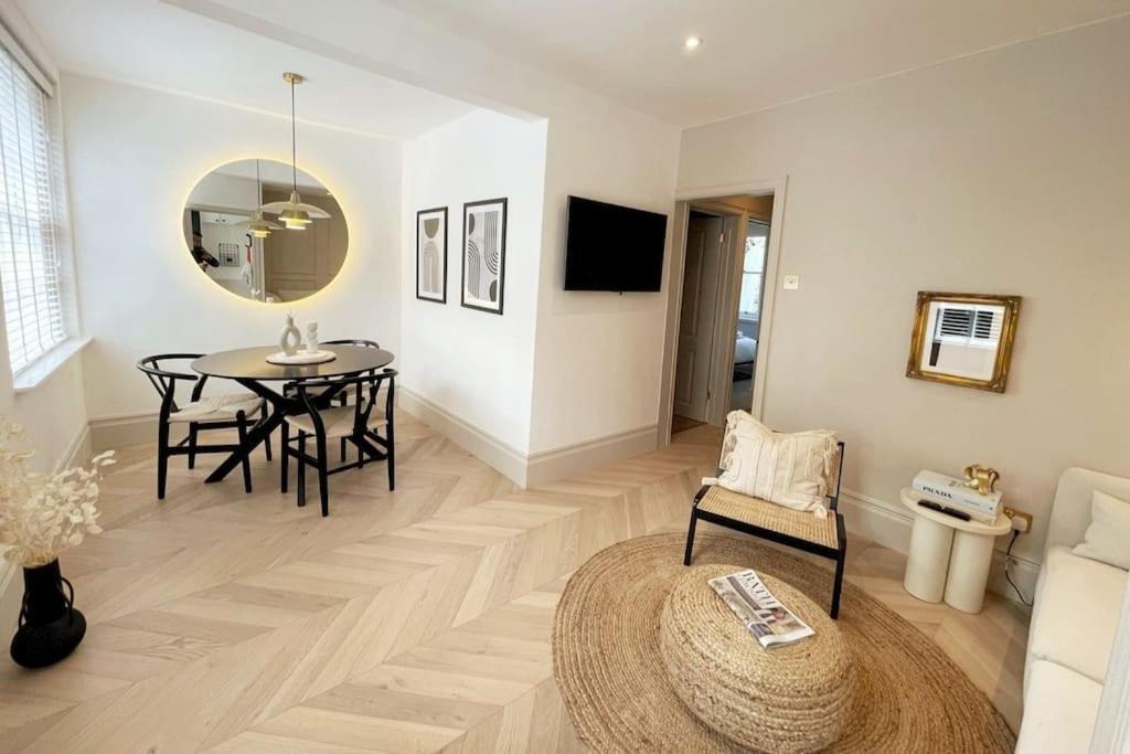 Courtyard Garden, Beautifully Finished Flat - Ba1 Apartment Бат Екстериор снимка
